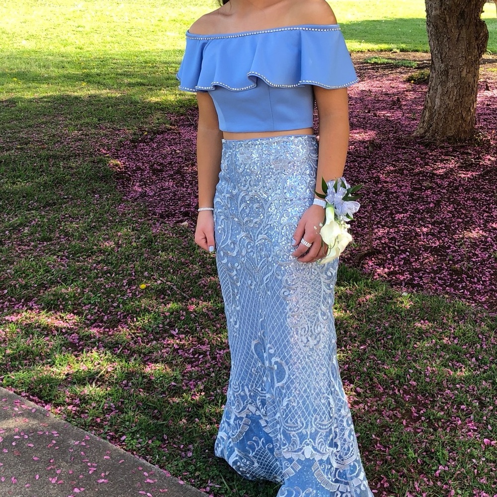 Beautiful 2 piece prom dress